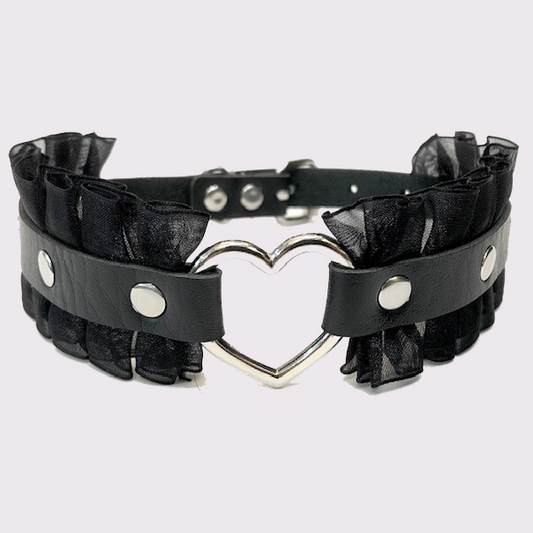 Choker spikes and lace plus heart