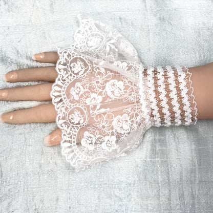 Flower lace cuffs